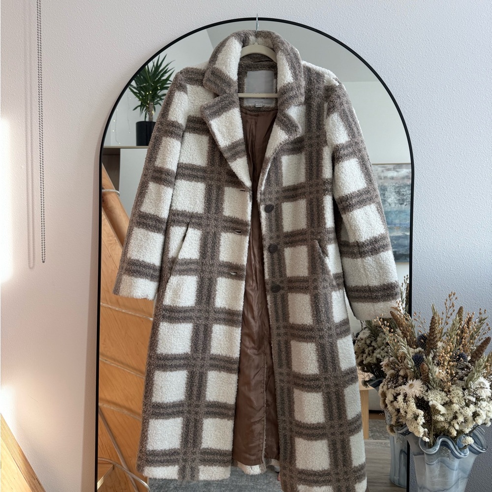NVLT Cozy Sherpa Jacket in Gray and Cream